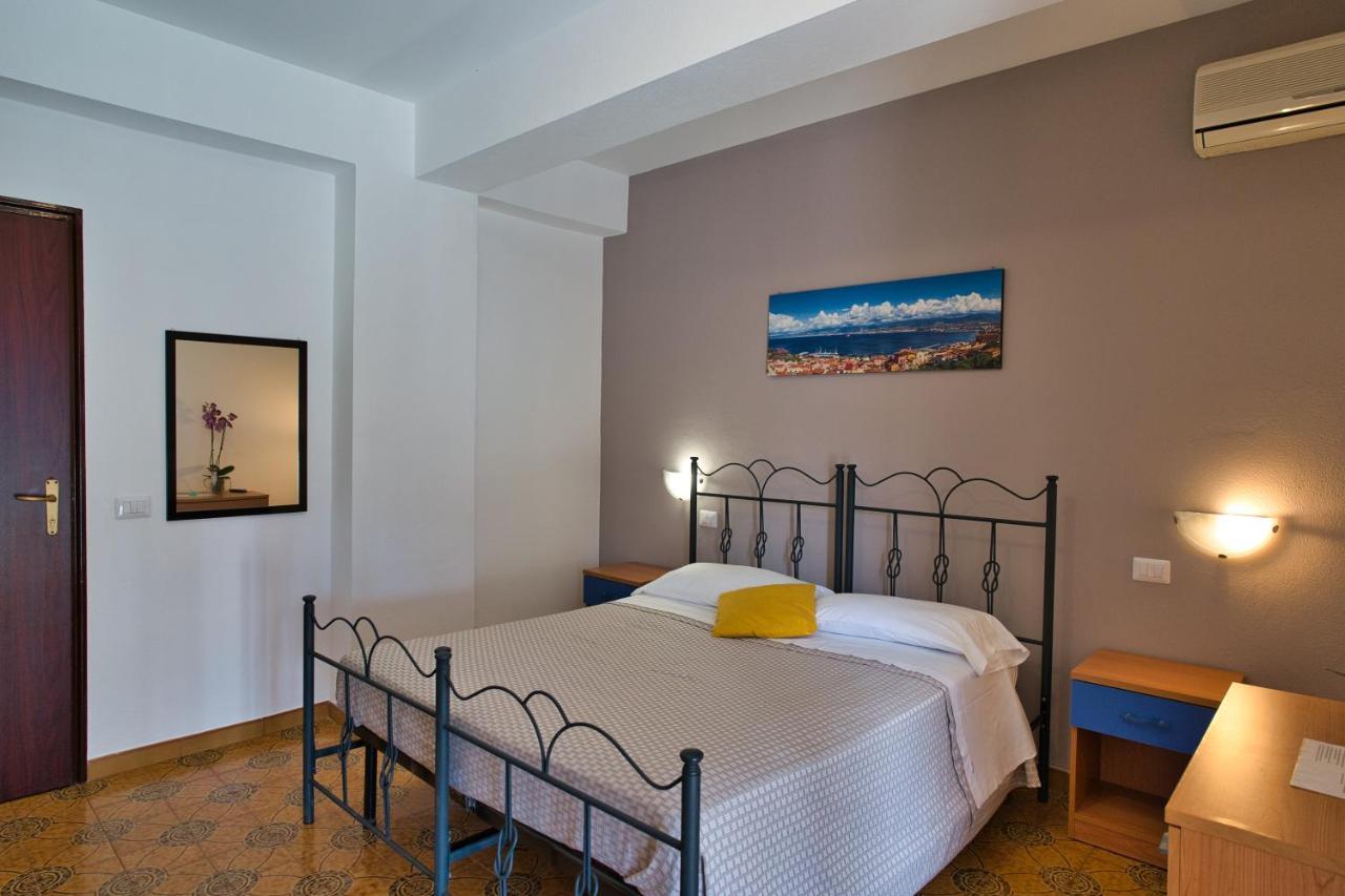 La Ruota Otel Oliveri Dış mekan fotoğraf